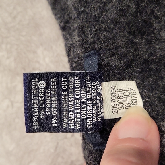 GAP | Stretch 98% Wool Sweater - Picture 3 of 6